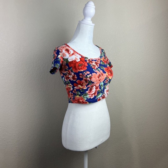 Ambience Apparel Women Crop Top Medium Short Sleeve Floral Scoopneck - Picture 6 of 11